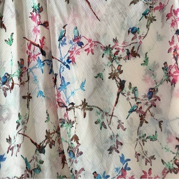 TAMARA H. Floral and Bird Patterned Ruffled Blouse Size Small - Picture 3 of 6